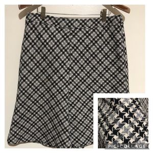 Loft asymmetrical fully lined Wool zip up Beautiful printed skirt. Size 8.